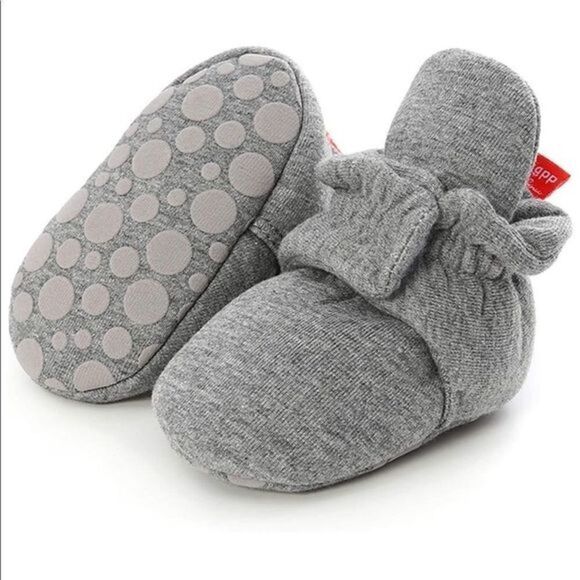 𝅺Babies non skid soft booties grey - Picture 1 of 4
